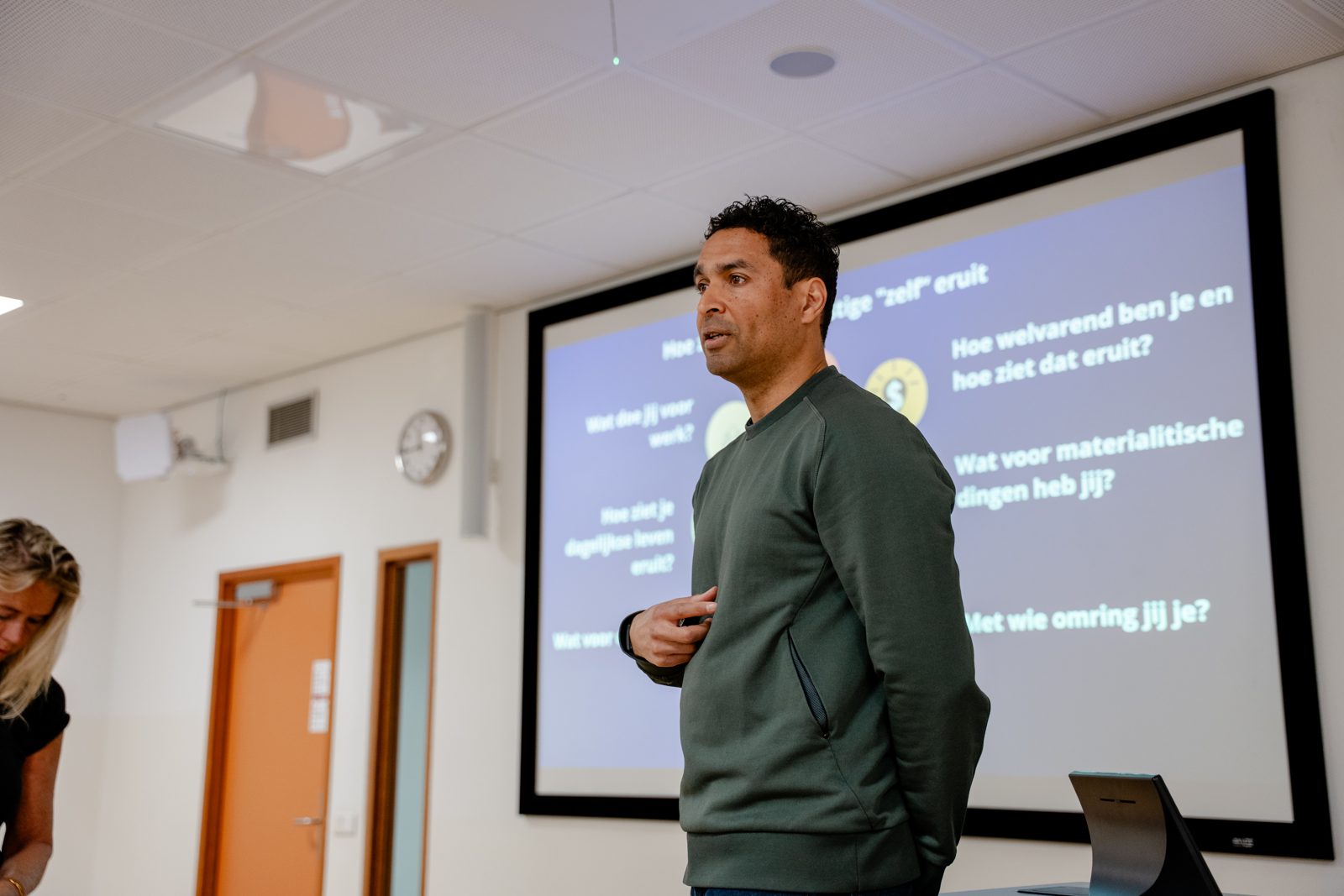 Shorombo Mooij leading an interactive workshop